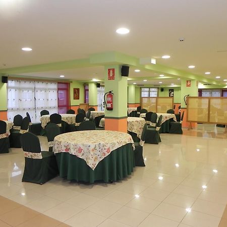 Hotel Restaurante Pizzeria Abc Laracha ภายนอก รูปภาพ