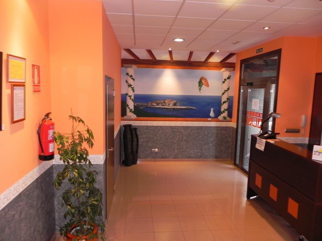 Hotel Restaurante Pizzeria Abc Laracha ภายนอก รูปภาพ